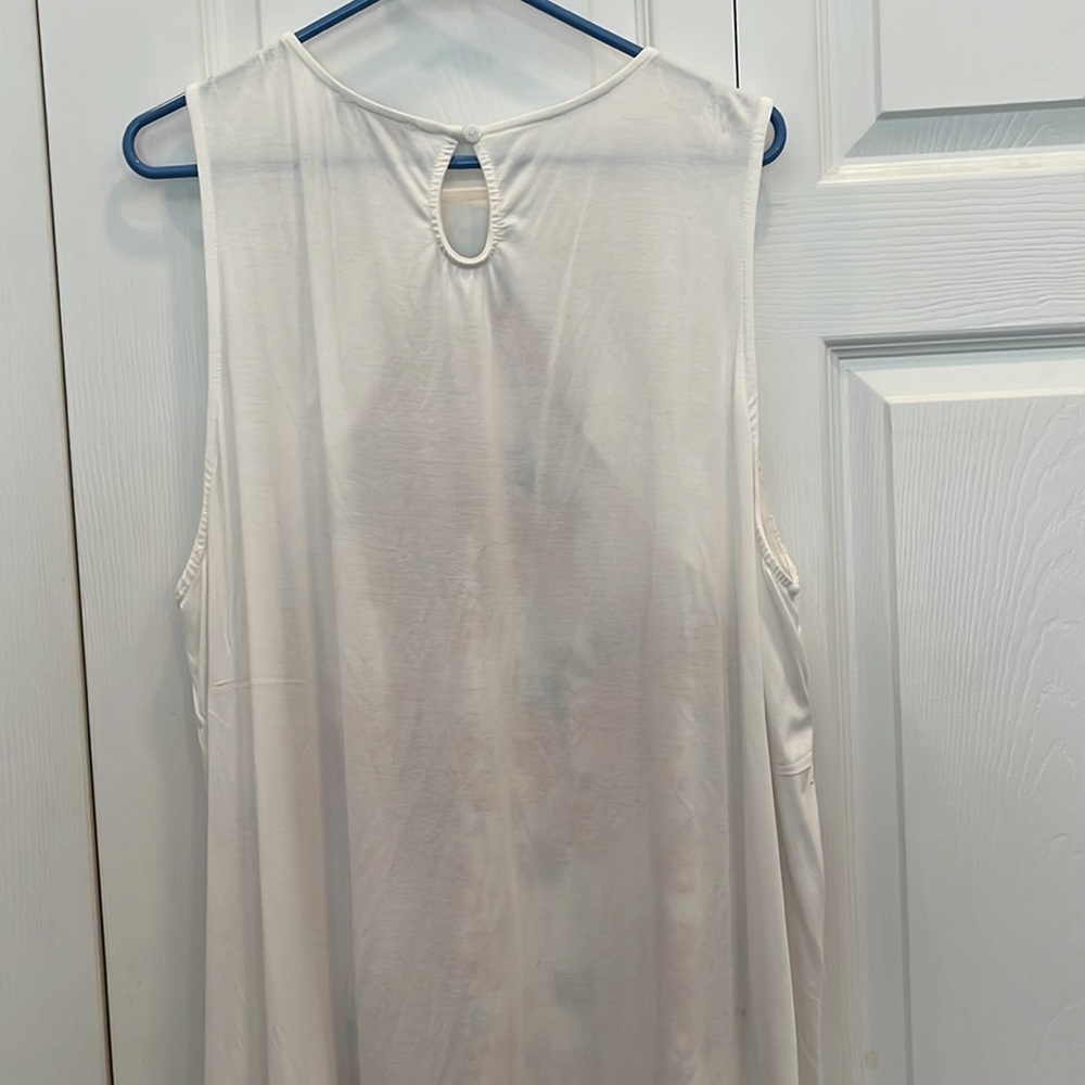# Sleeveless flowy floral top 3X - Picture 5 of 5